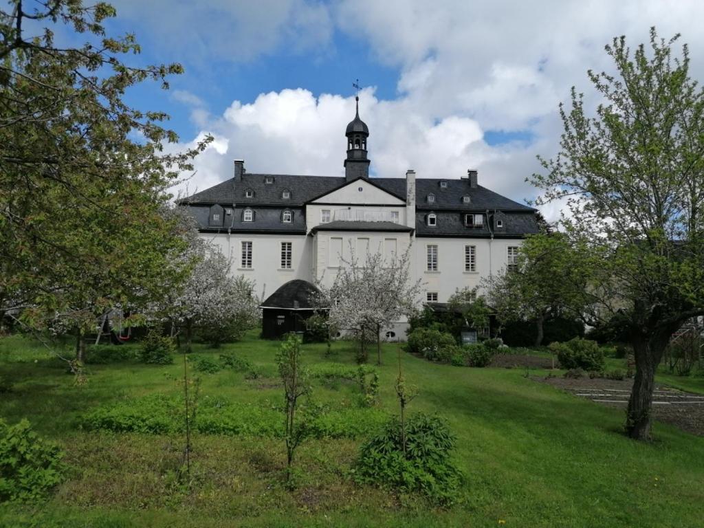 Ruestzeitenheim Sonnenschein Saalburg Exterior foto